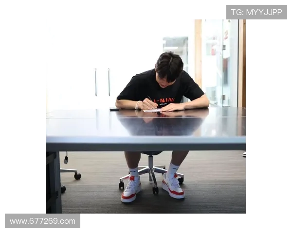 媒体人对杨瀚森上场时间之谜表示困惑学习球队经验也有助成长