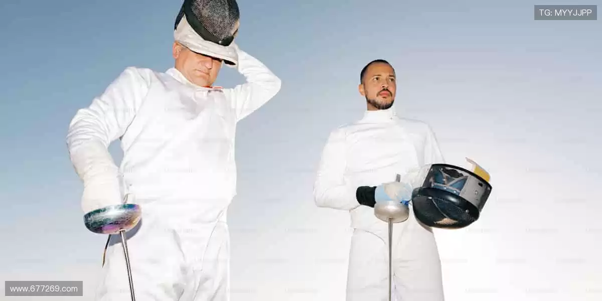 🎯 独家周边,把热爱穿在身上,刻进生活!✨